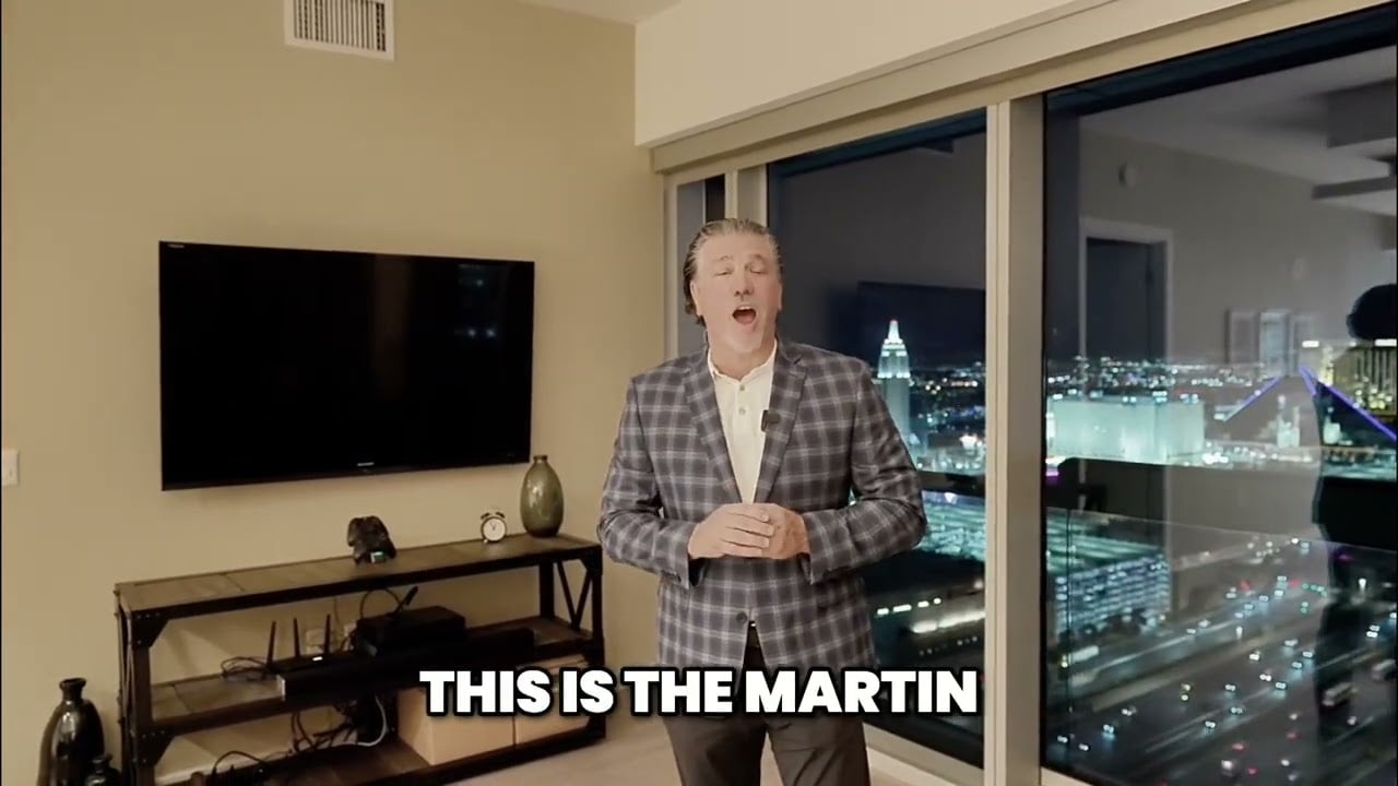  Las Vegas Highrise: Amazing Views of the Strip! #shorts