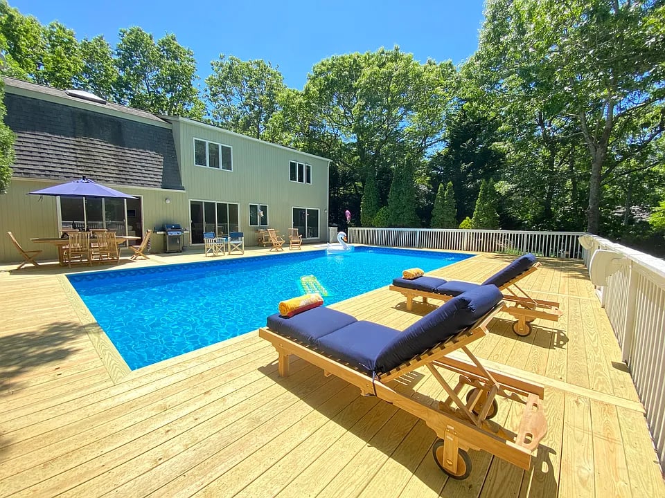 5 Cowhill Ln