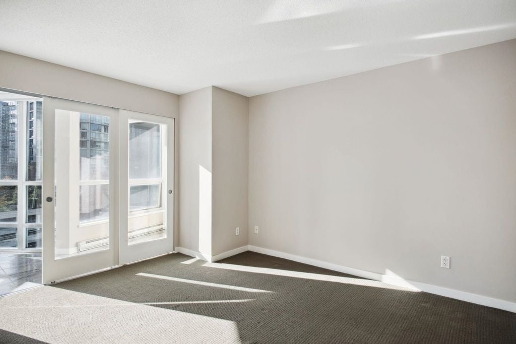 833 Seymour St, #607