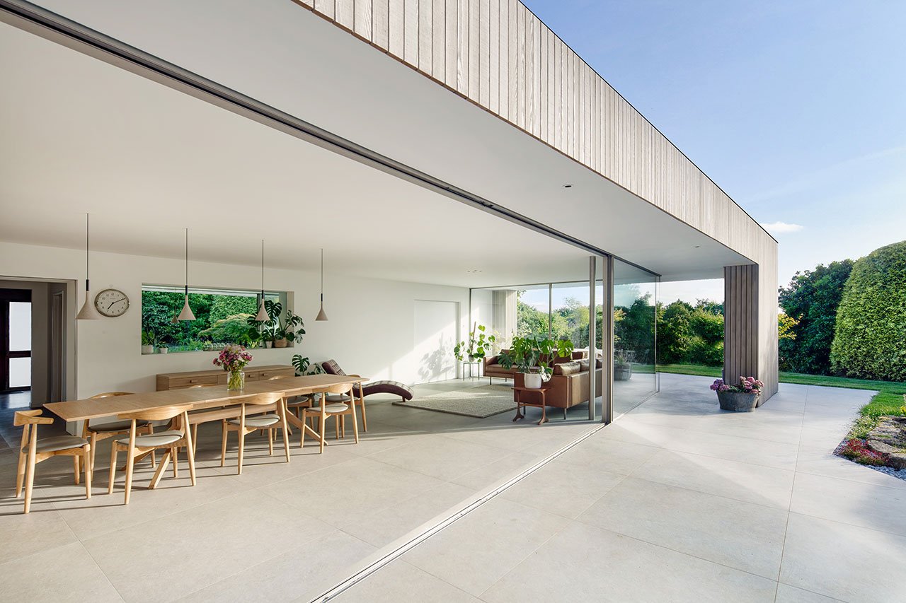 A Modern Extension Expands a Mid-Century House in Winchester