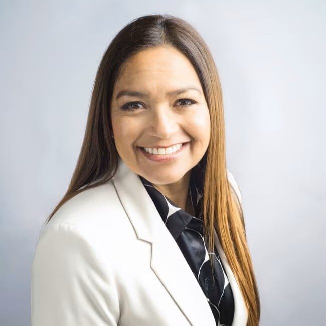 Liz Lee San Luis Obispo, CA Real Estate Agent Headshot