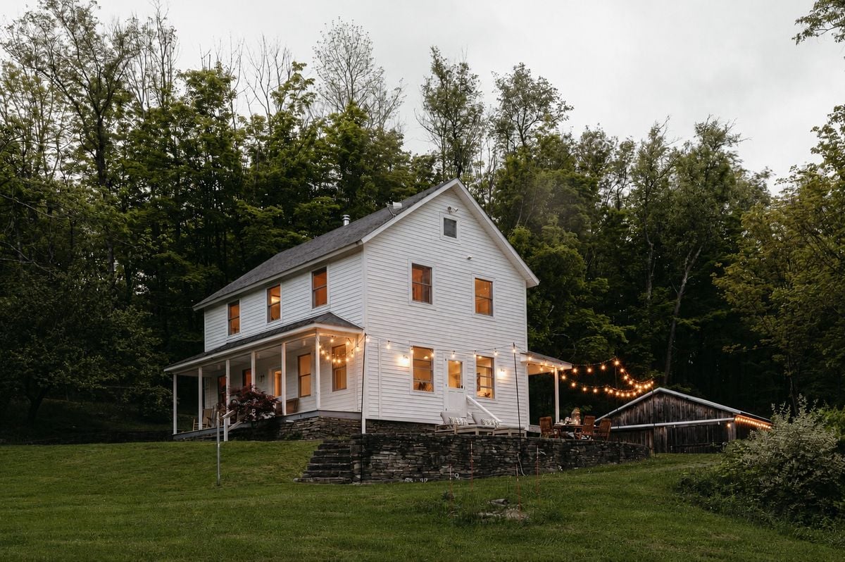 Roscoe Farmhouse