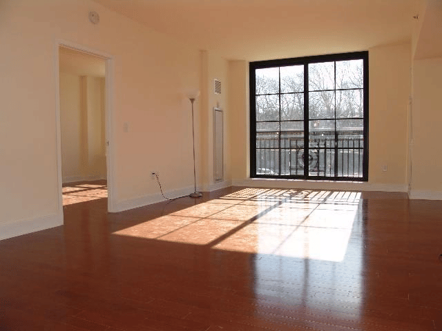 1025 Maxwell Lane 212