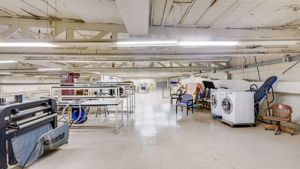 1469 Pacific Ave | 16,493 Light Manufacturing Warehouse