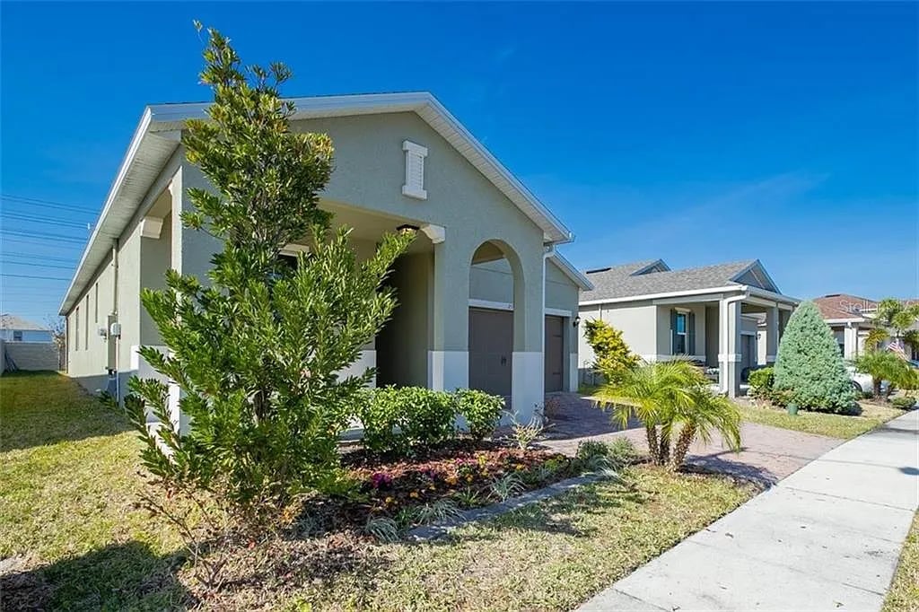 2570 Interlock Dr