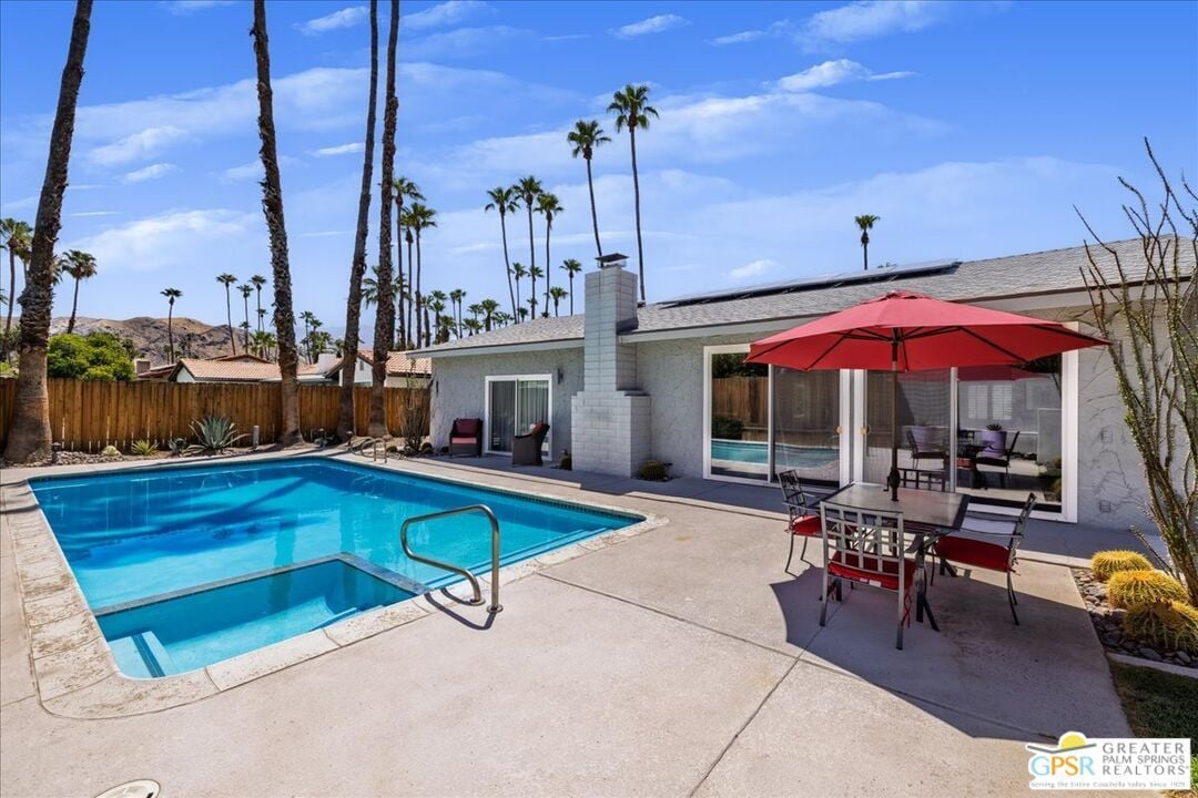 1240 S Beverly Dr