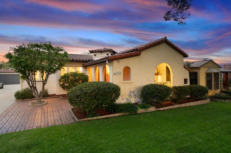 Sold by Edwin | Glendale Charming Character | 1424 Bruce Ave