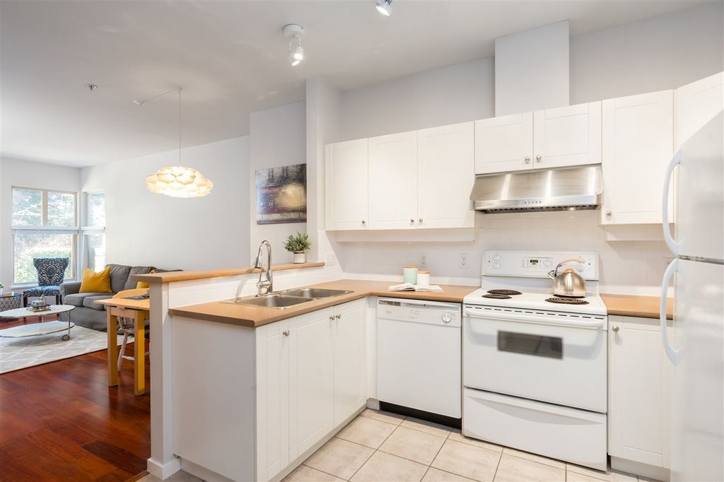 15 6th Ave, #135
