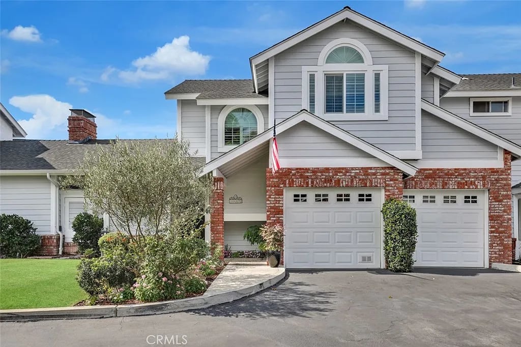 2057D Tustin Ave