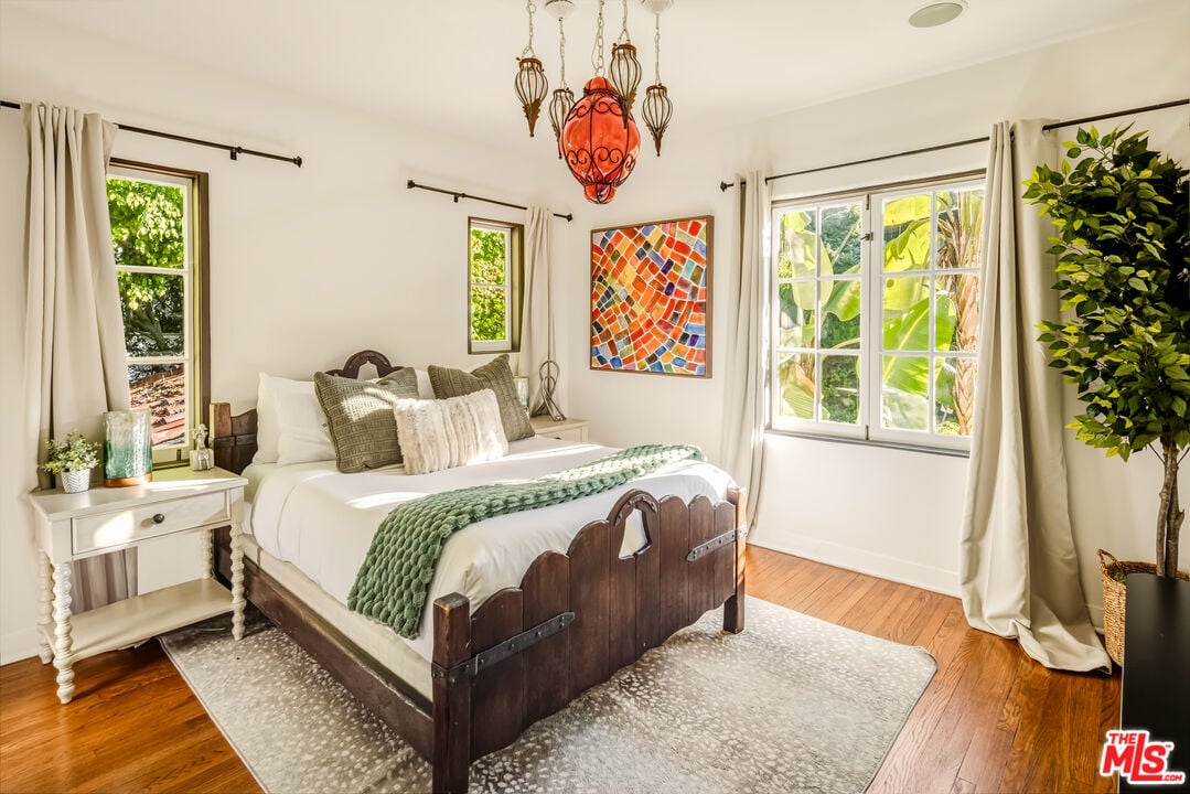 Sunset Vale Ave, 90069