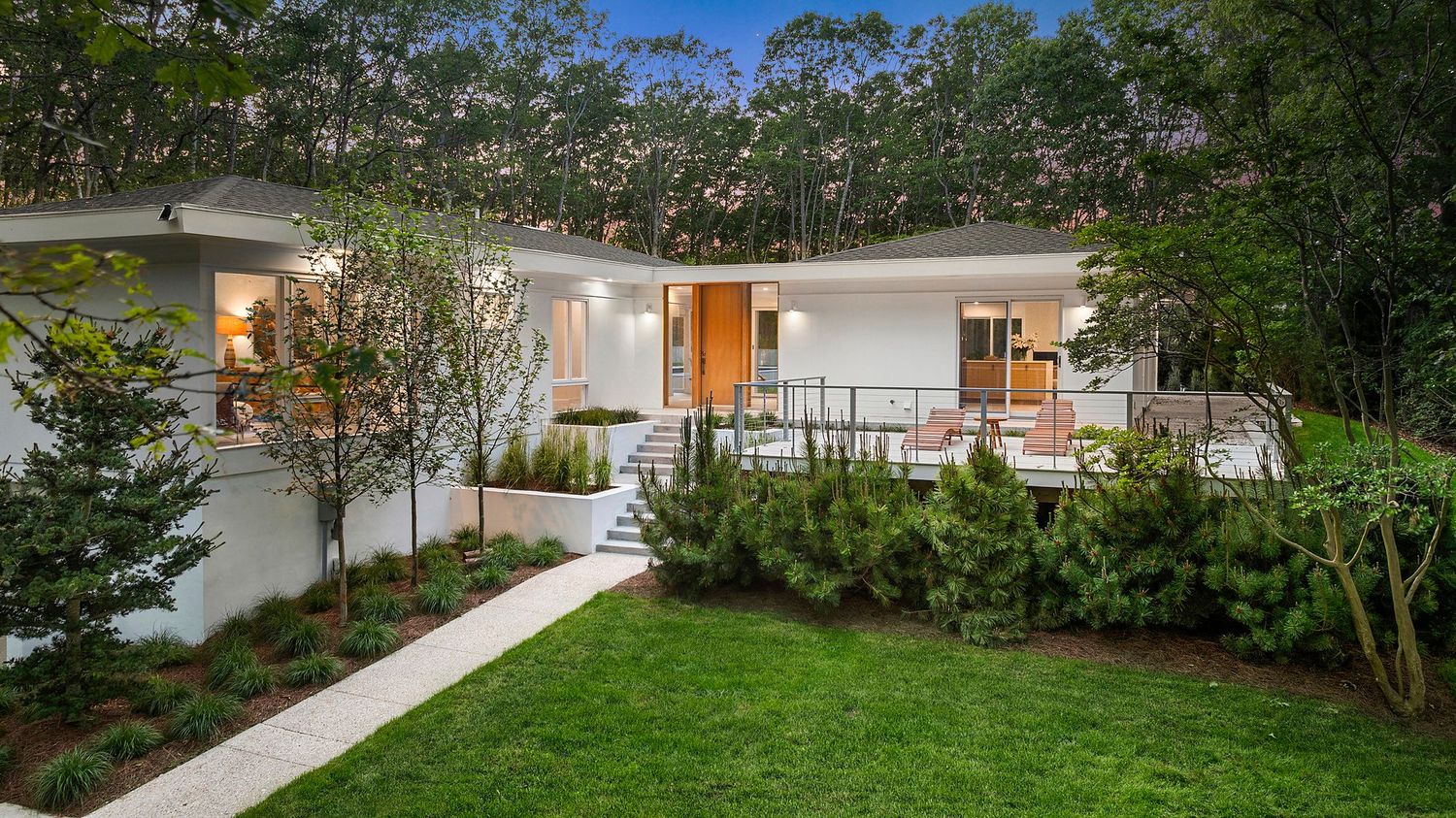 Whitecrest: Mid-Century Modern, Gut-Renovated and Gorgeous