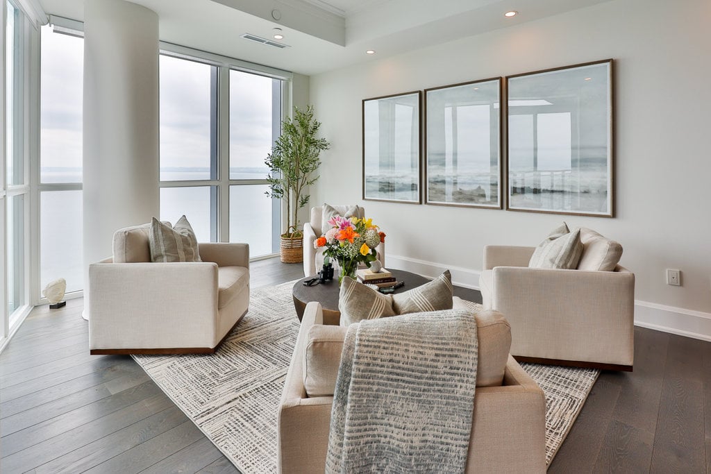 2060 Lakeshore Road #2101