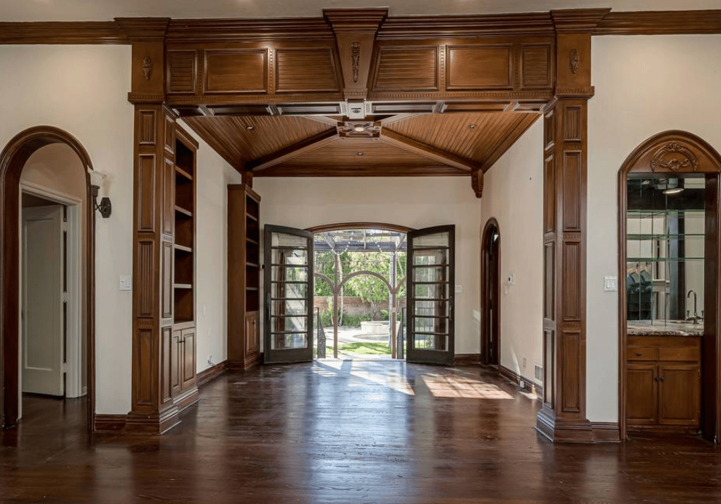 509 N Beverly Dr