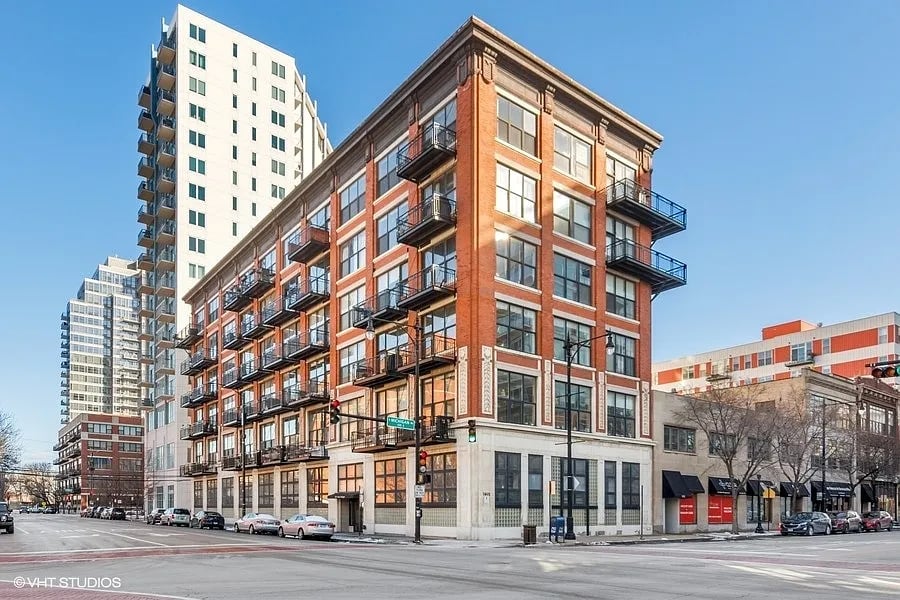 1601 S Michigan Ave APT 103