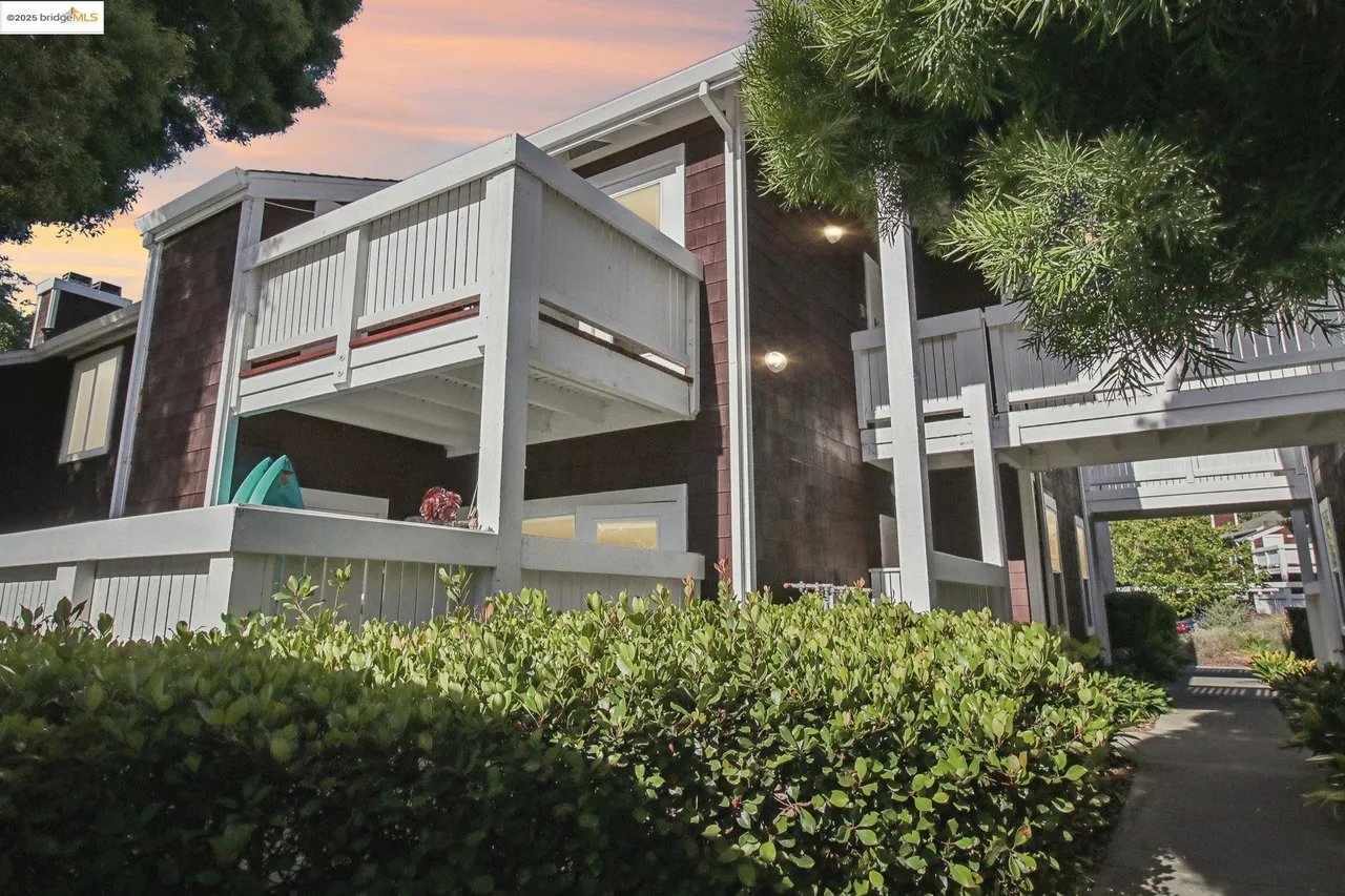 60 Bayside Ct, Richmond, CA 94804