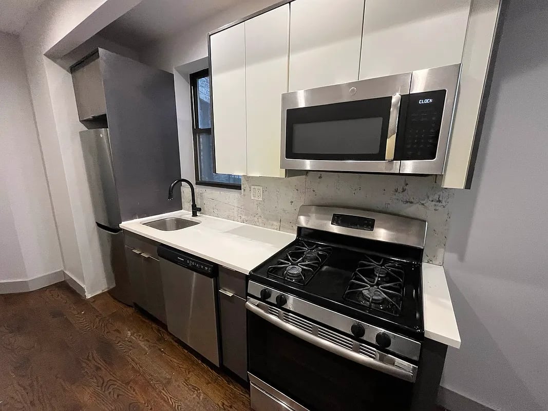 1713 Gates Avenue #1R