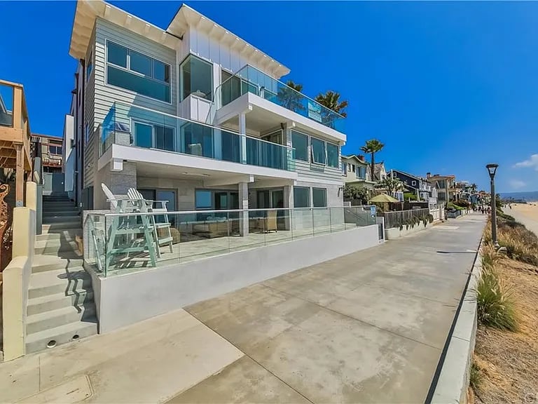 808 The Strand # 2