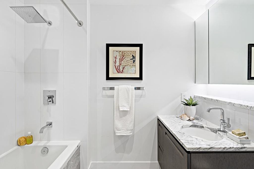 6333 West Blvd, #211