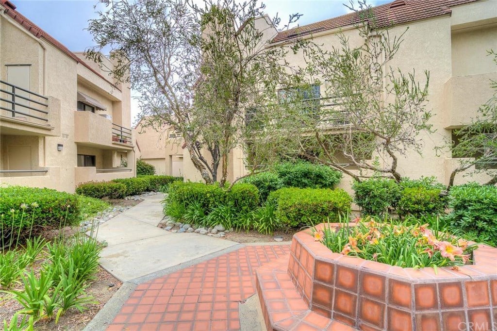 57 Largo St