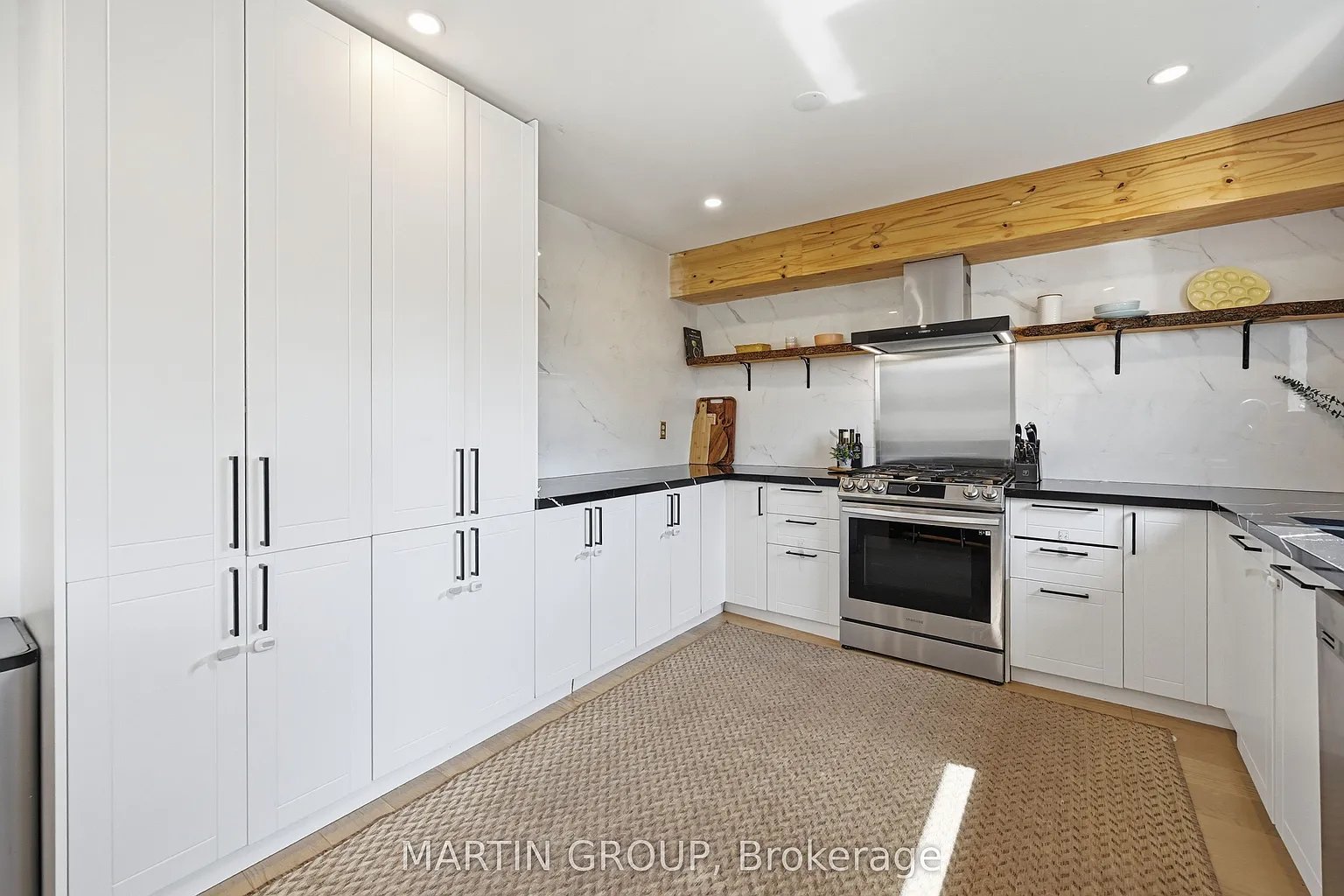 376 Carrier Ln