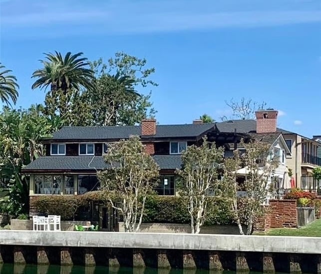 1 Bay Island
