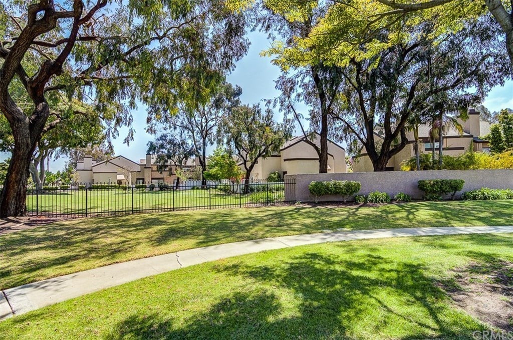 925 Van Ness Ct
