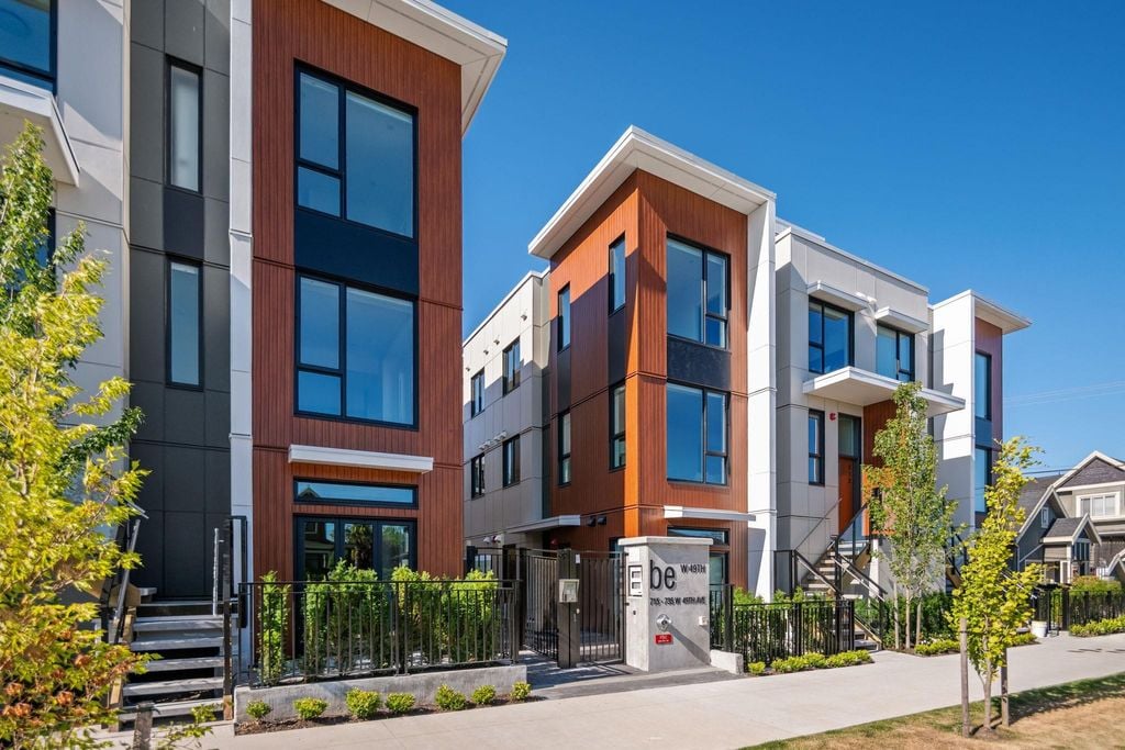 735 W 49th Ave, #233