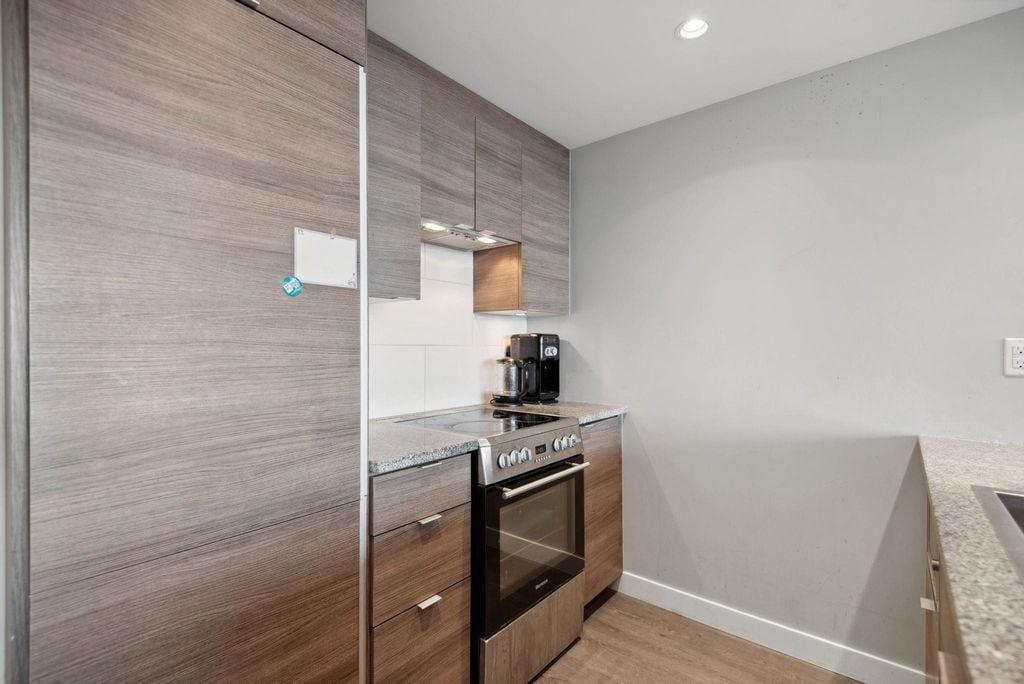 489 Interurban Wy, #1704