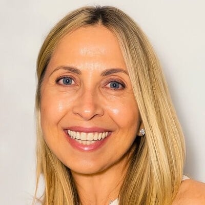 Mary Parenti Wilmington, NC Real Estate Agent Headshot