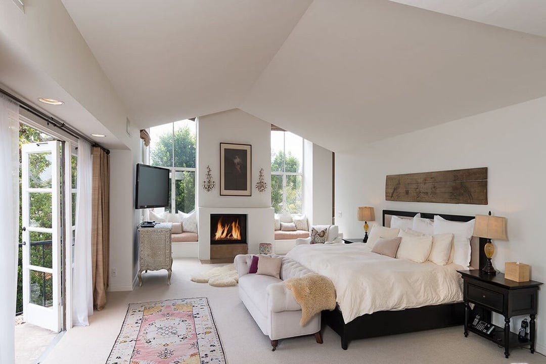 7th Helena Drive, 90049