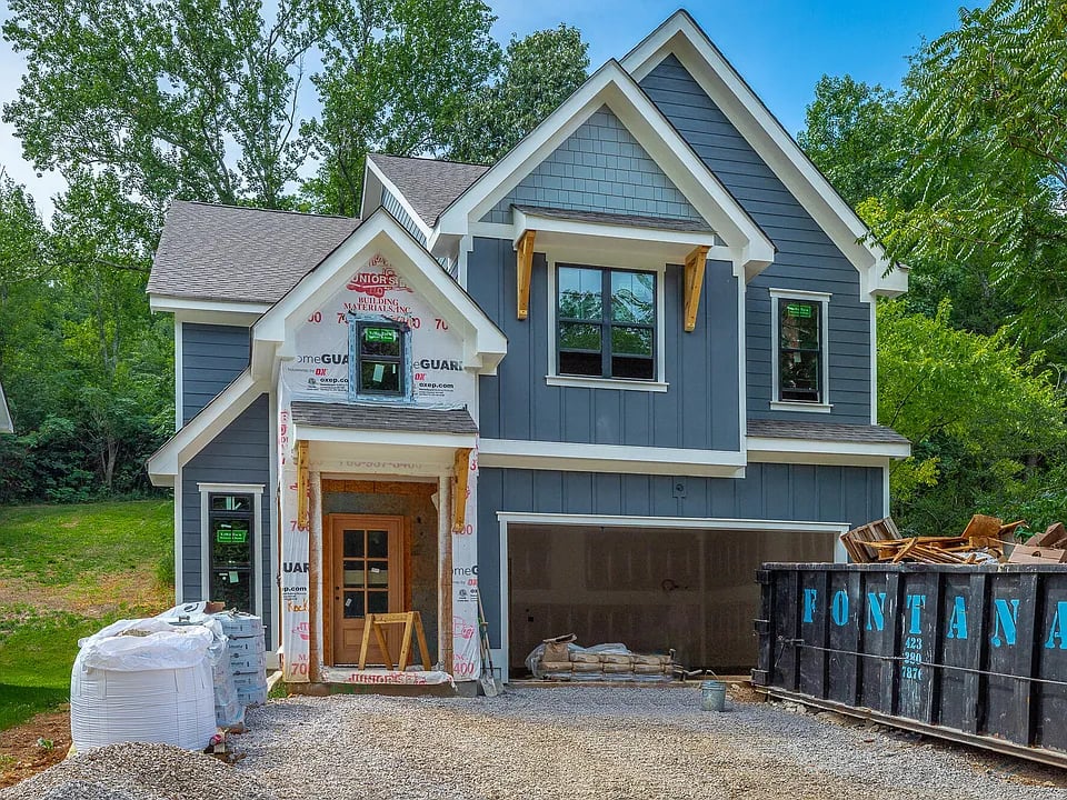 627 Lullwater Rd