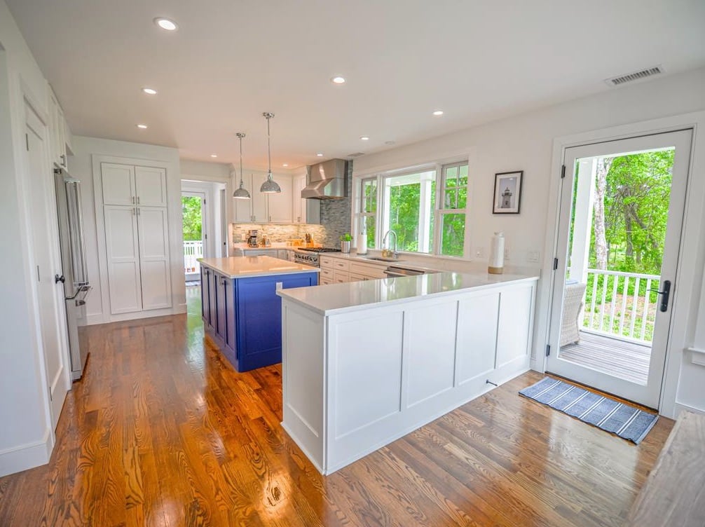 70 Curtis Ln