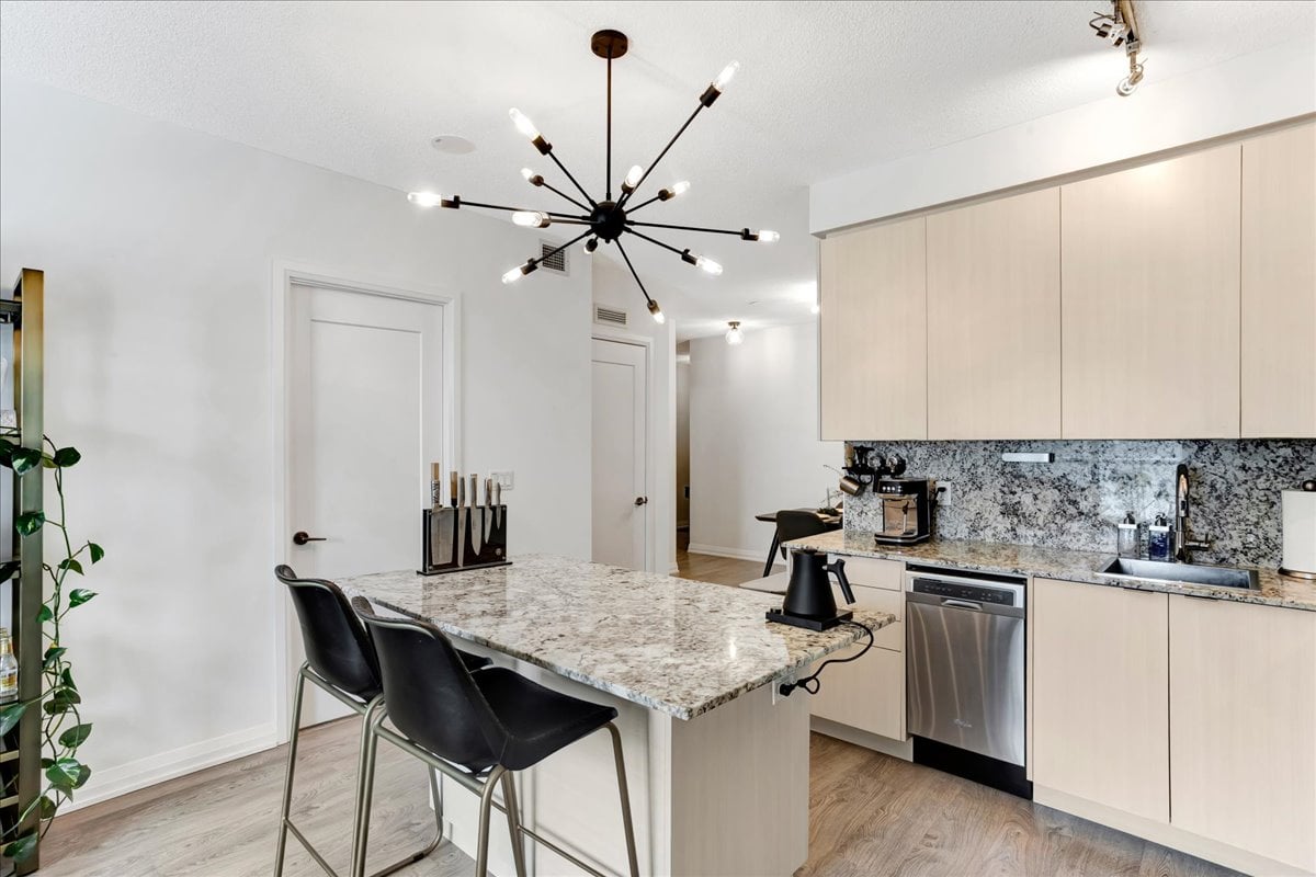 #310 - 101 Erskine Avenue