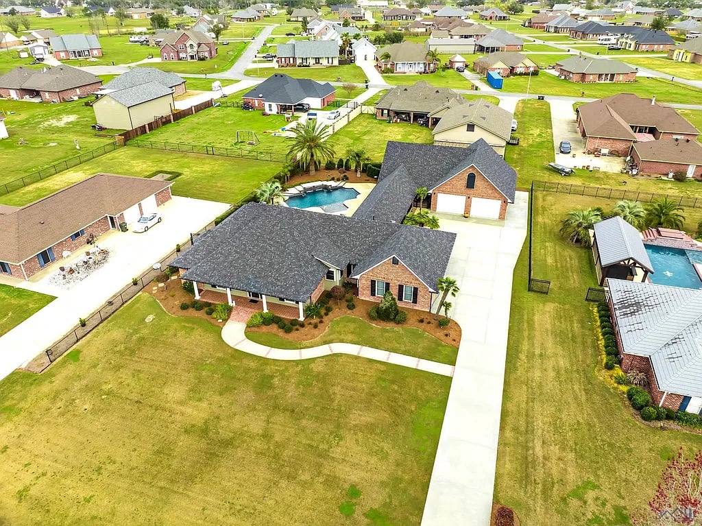 4122 Bayou Estates Dr