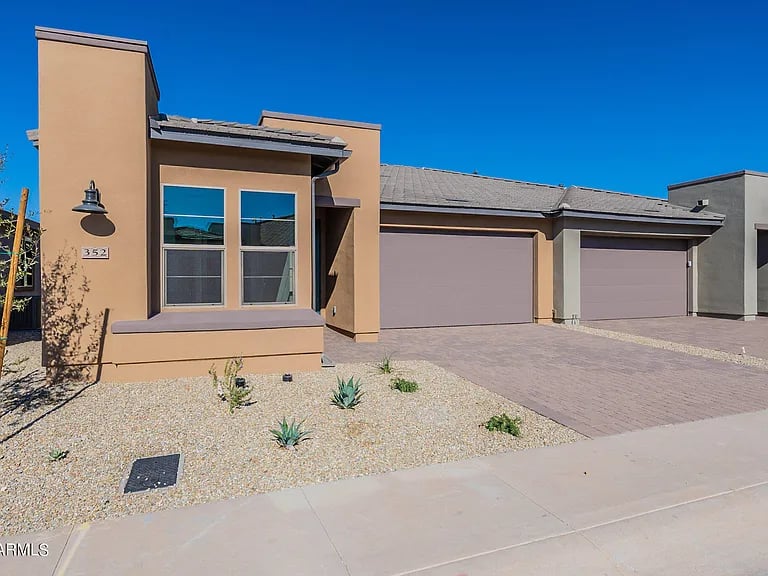 352 E Citrus Hollow Way