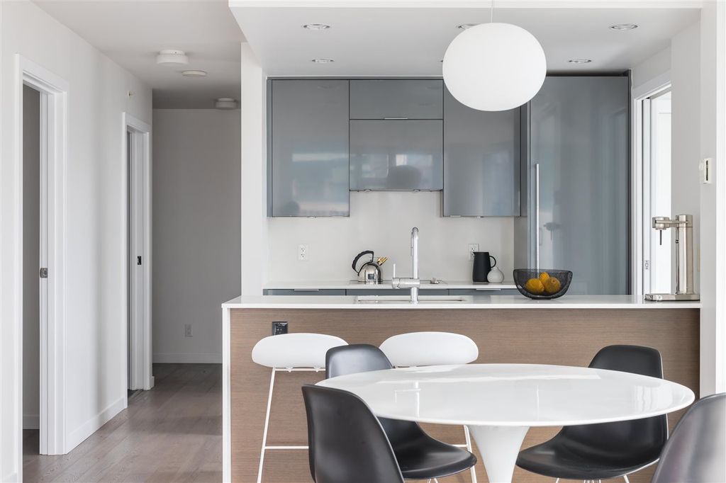 161 W Georgia St, #1508