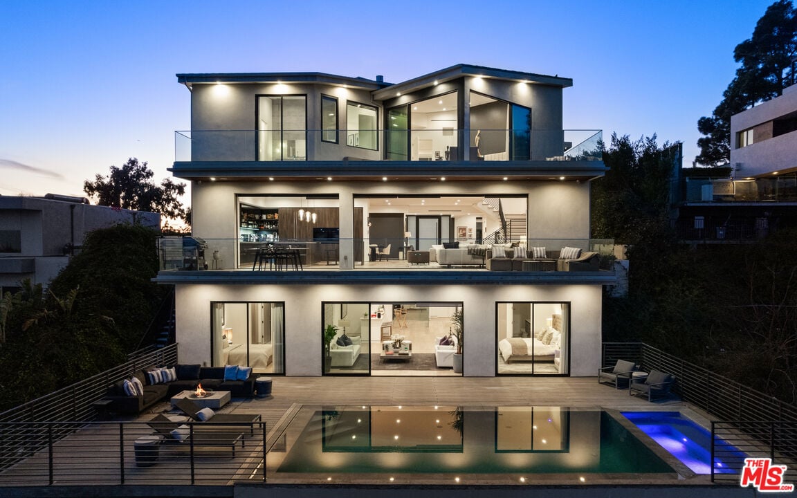 Aurelian Crest, Linda Flora Dr, 90049