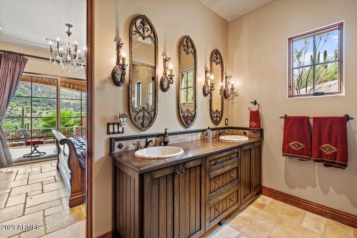 9514 E Madera Dr
