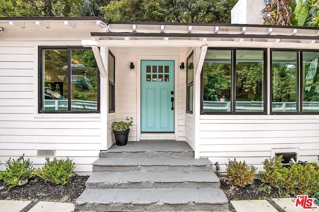 4055 Alta Mesa Dr