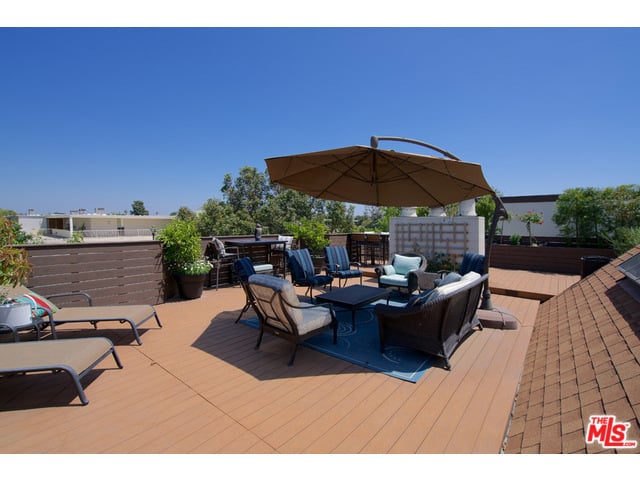 851 N Kings Rd #303