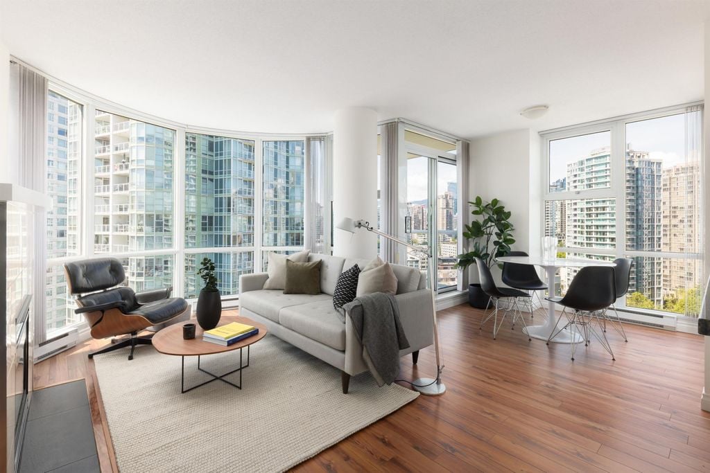1077 Marinaside Cres, #2106
