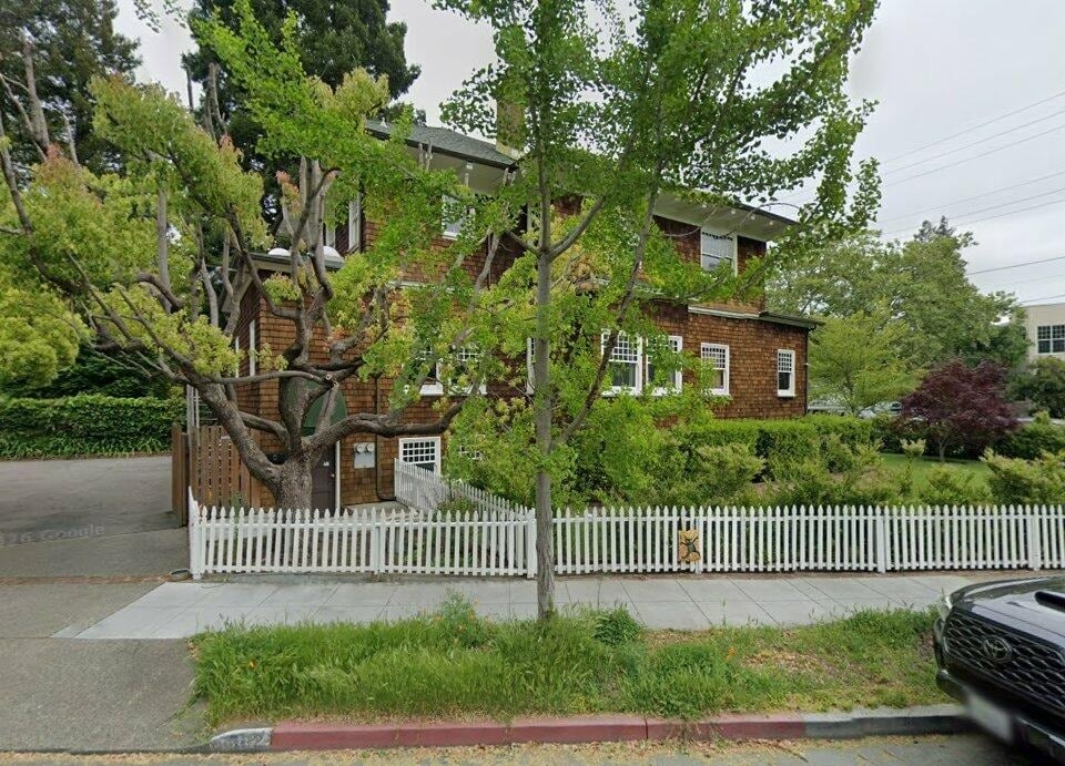 101 H St