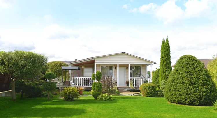 Should I Buy a Home Right Now or Keep on Renting?