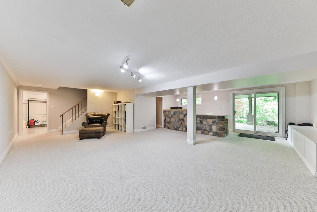 1293 Greenoaks Dr