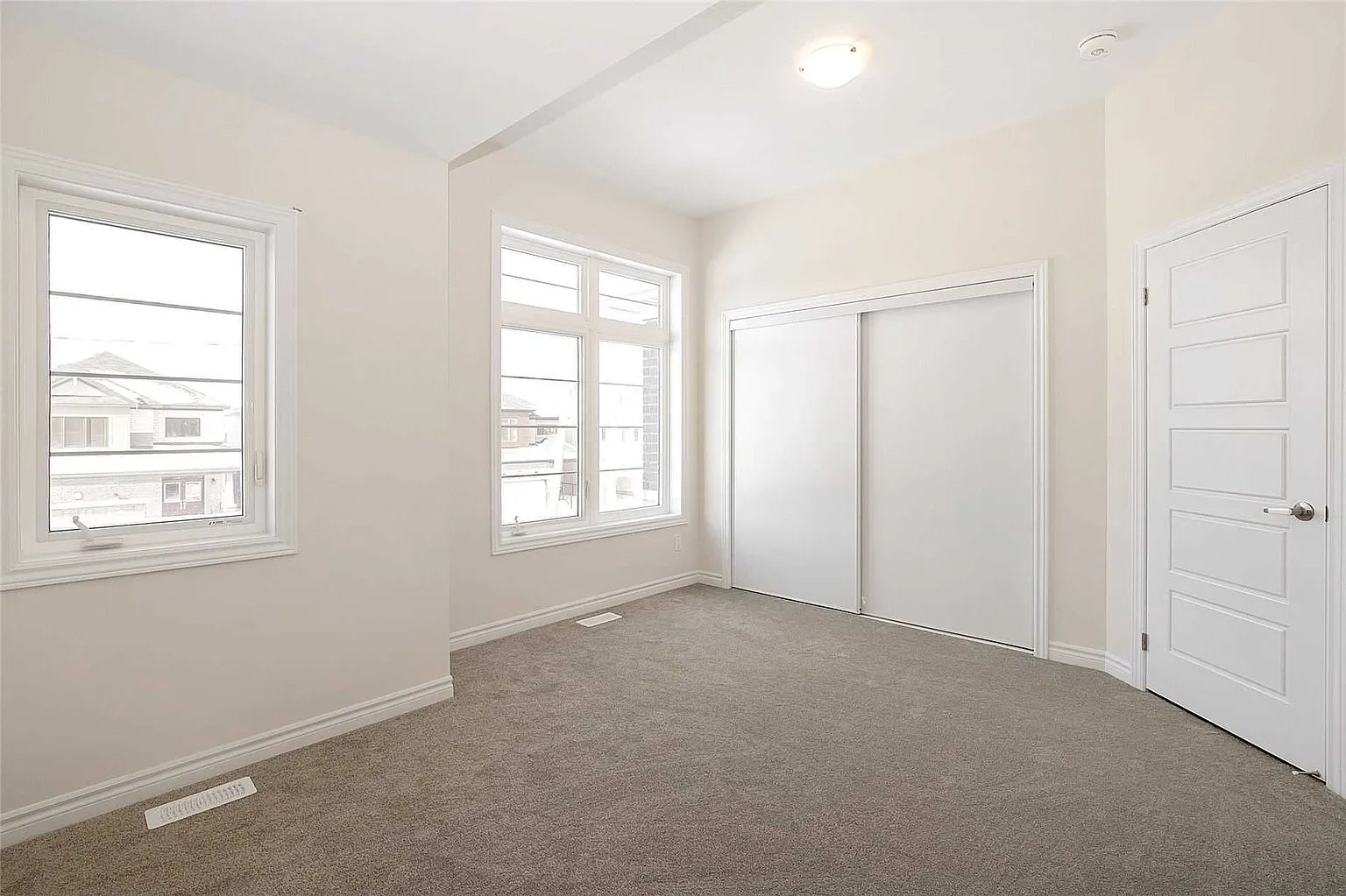 22 Charm Place N