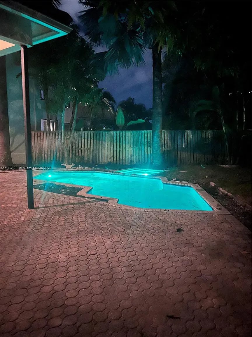 2449 NW 64th St