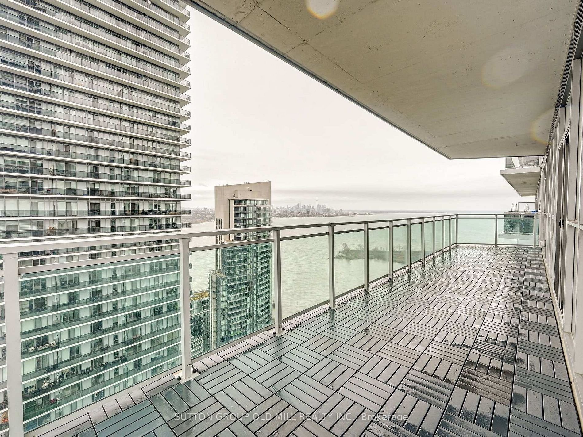 RESIDENCE WITH THE VIEWS 