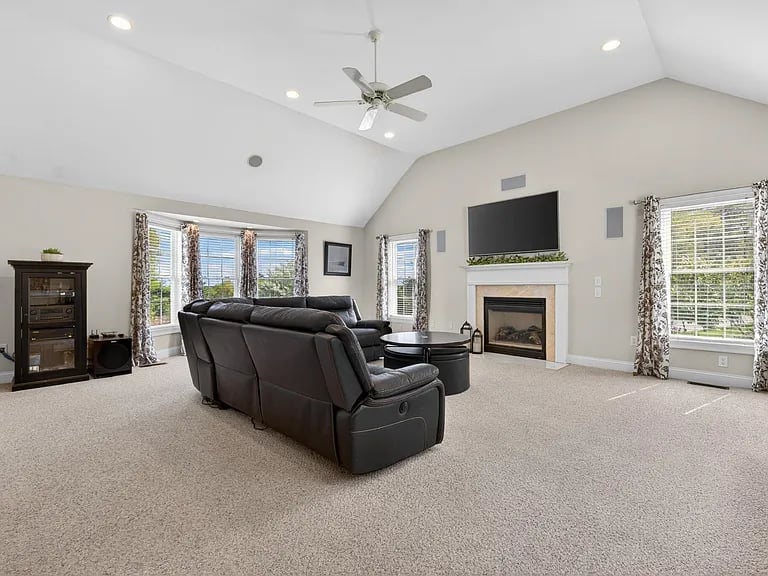 5 Cobblestone Rd