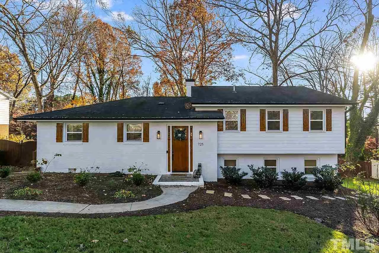 725 Currituck Dr