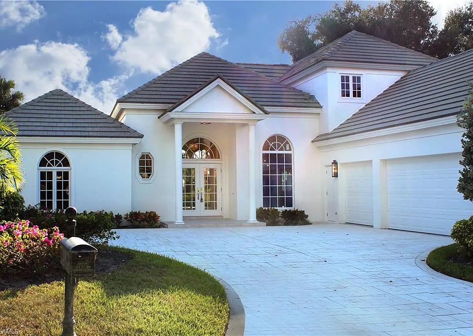 700 Pine Creek Ln, Naples, FL 34108